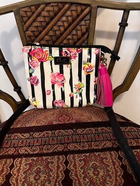 Floral Stripe Crossbody Bag in White and Pink with Tassel